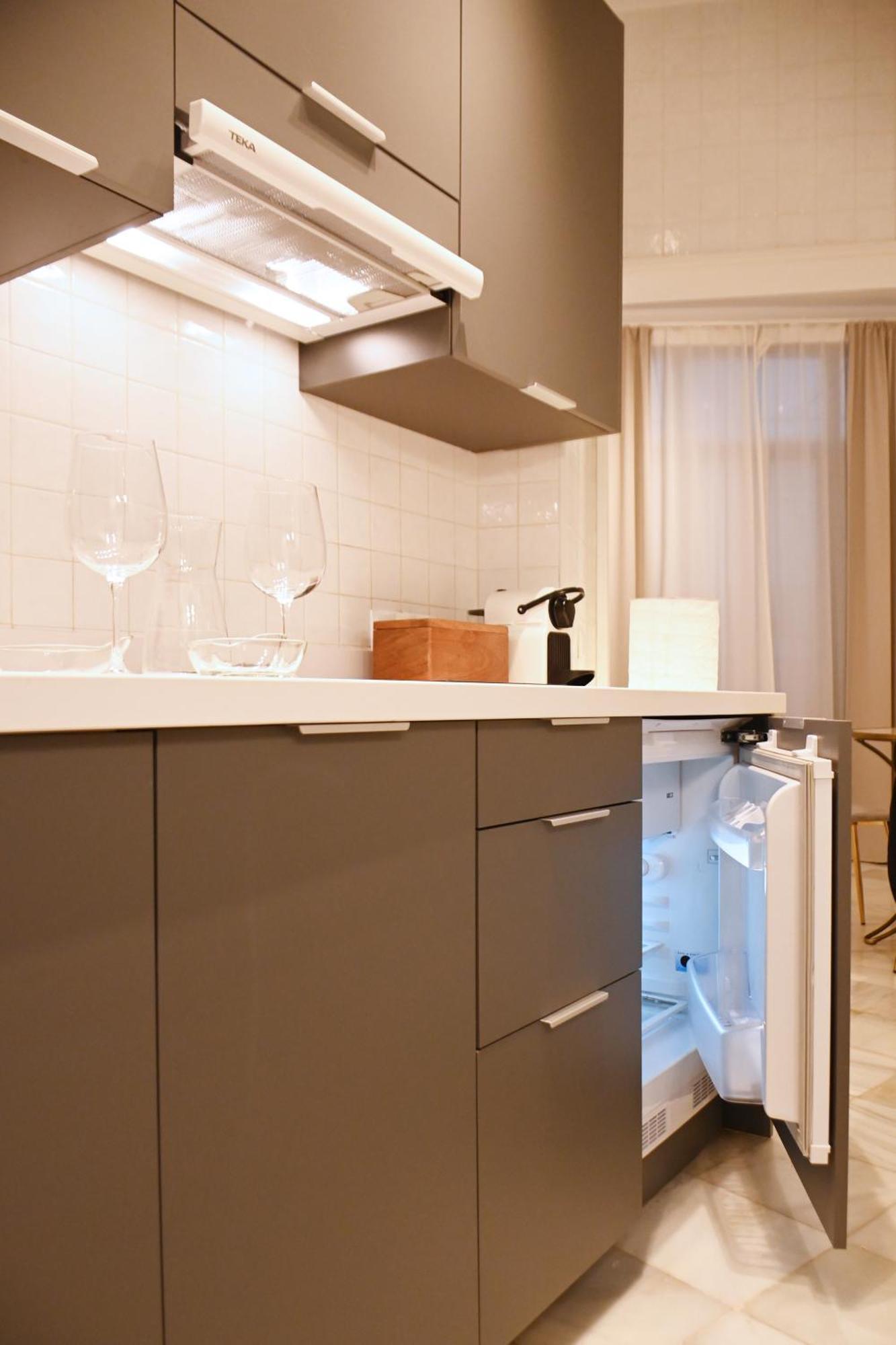 Precioso apartamento con patio en La Alameda Sevilla Habitación foto