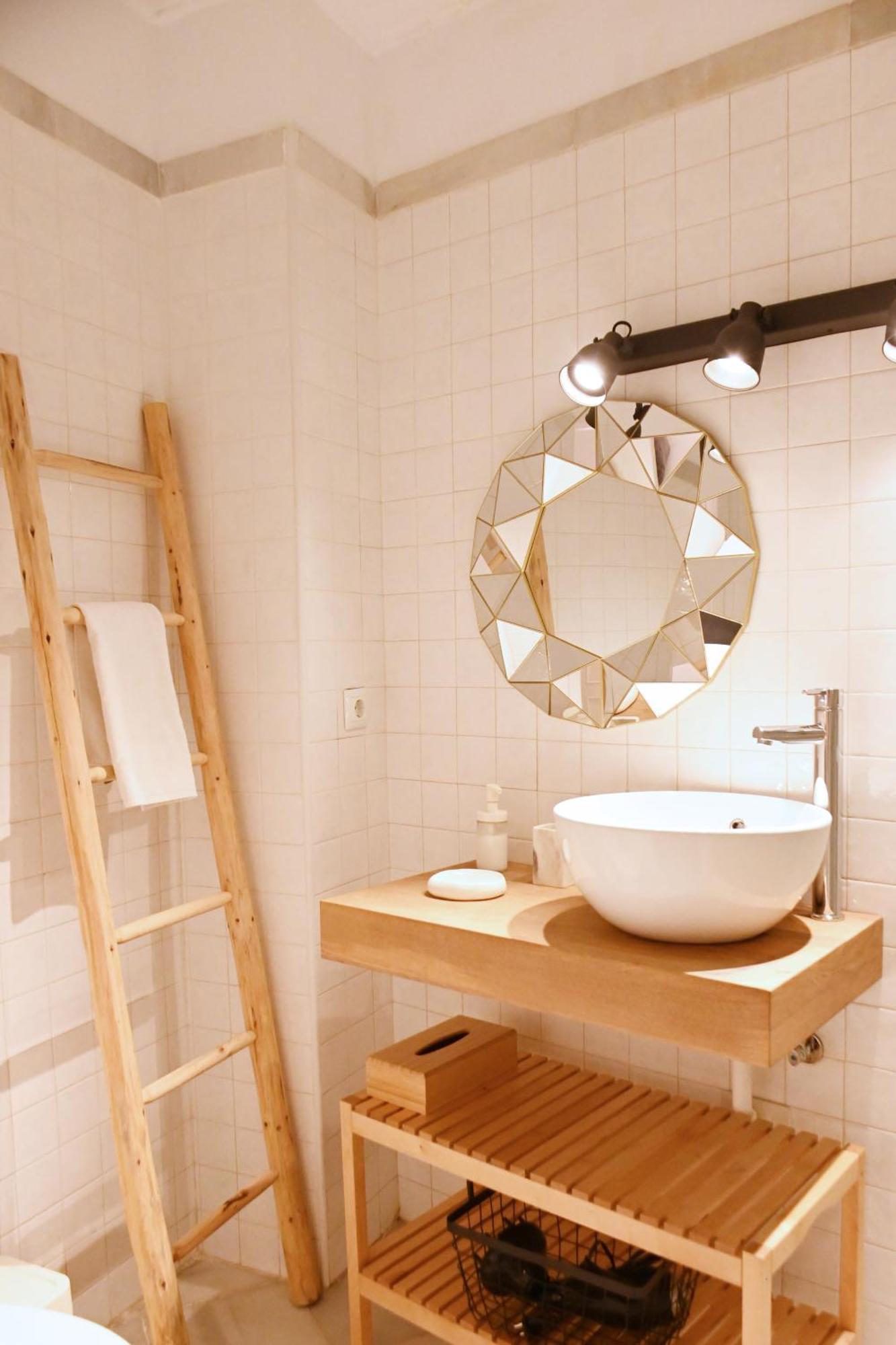 Precioso apartamento con patio en La Alameda Sevilla Habitación foto